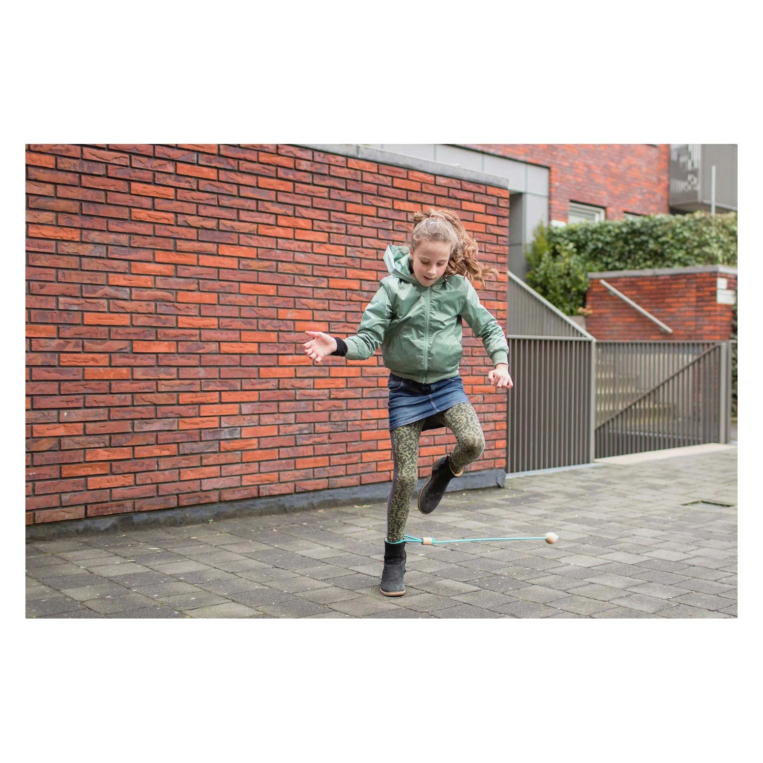 BS Toys Enkelspringbal Blauw 8 BS Toys Enkelspringbal Blauw - Afbeelding 6